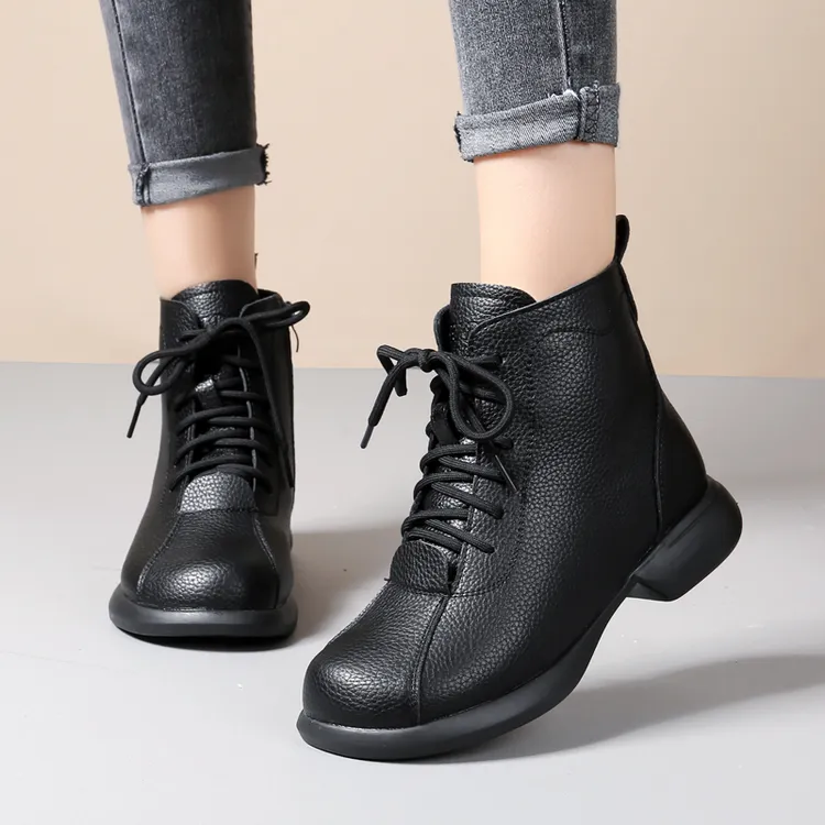 真皮棉靴冬季加绒妈妈棉鞋女加厚保暖短靴中老年防寒软底防滑靴子