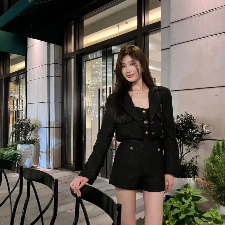 秋季显瘦黑色修身名媛时尚短款外套百搭套装‘’＋系列‘’银丝小香