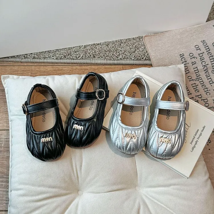 女童小皮鞋儿童软底豆豆鞋休闲鞋春秋小女孩鞋子小童小香风公主鞋