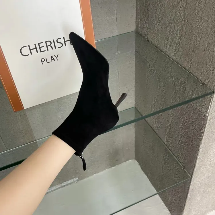 【小贝家】爱7cm黑色简约绒面短靴踝靴细跟尖头瘦瘦靴高跟女靴168-2