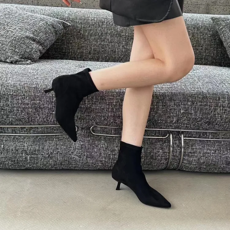 【小贝家】4cm时装靴绒面短靴踝靴百搭细跟尖头瘦瘦靴高跟女靴3976