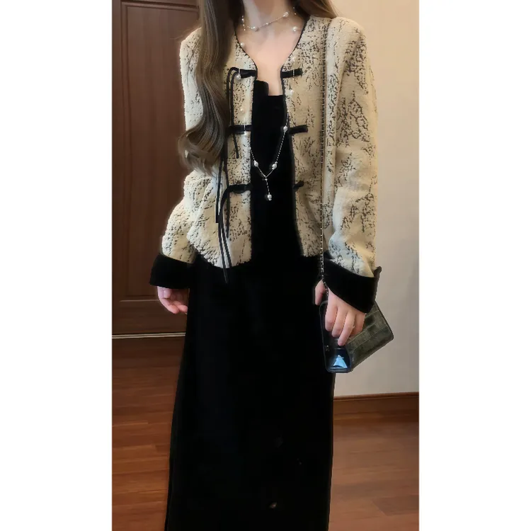 新中式国潮轻国风盘扣压花短款外套&黑色丝绒吊带连衣裙89118