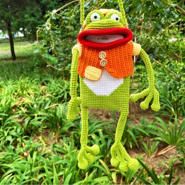 纯手工钩织迷你包网红时尚小黄人卡通斜跨个性编织包包小包包