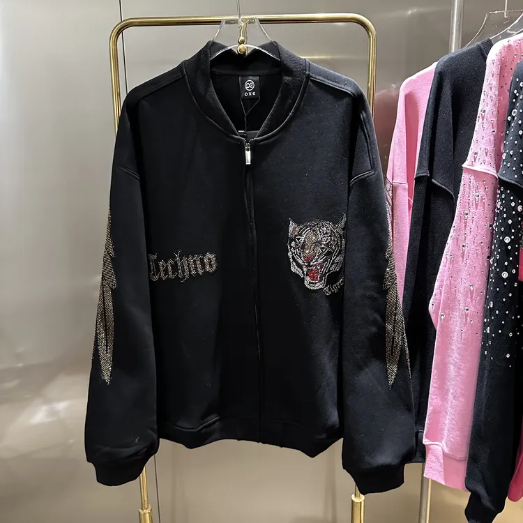 潮流轻奢烫钻双翅膀加绒外套男女同款经典设计虎头时尚休闲