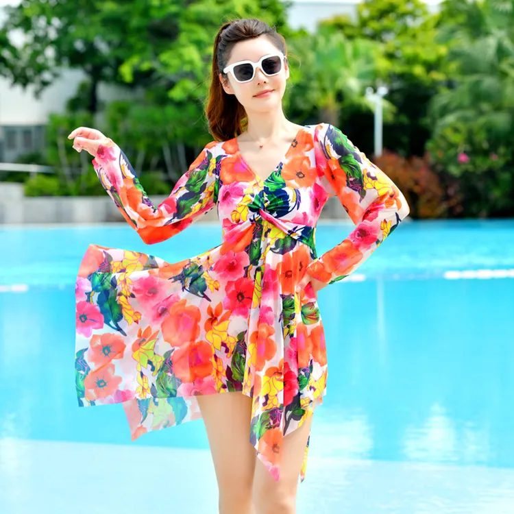 2025年新款泳衣女款性感遮肚显瘦保守大码胖mm高级感温泉连体泳装