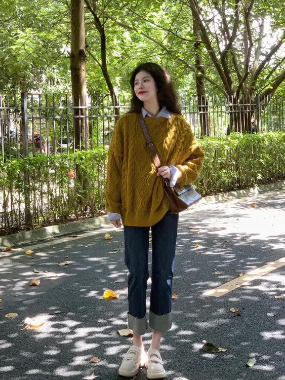 【原宿女孩】秋冬温柔暖棕黄色麻花针织毛衣蓝色条纹衬衫蓝色牛仔裤