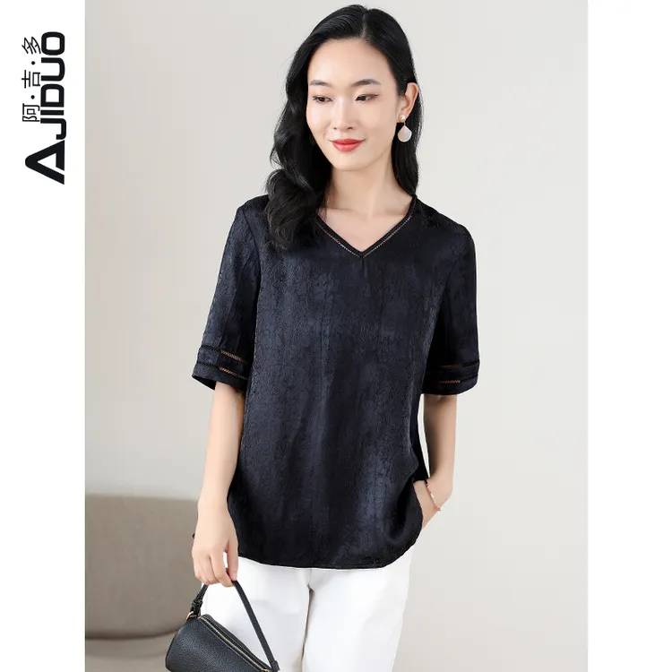 阿吉多A89898黑色V领暗纹提花T恤女夏季别致漂亮小衫显瘦遮肉上衣