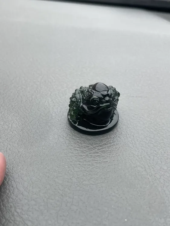 岫玉帝王绿金蟾掌中宝精品