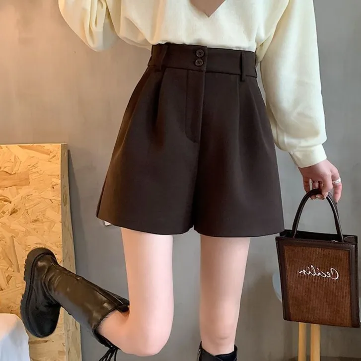 秋冬毛呢短裤女外穿2025新款高腰显瘦A字百搭休闲小个子阔腿靴裤