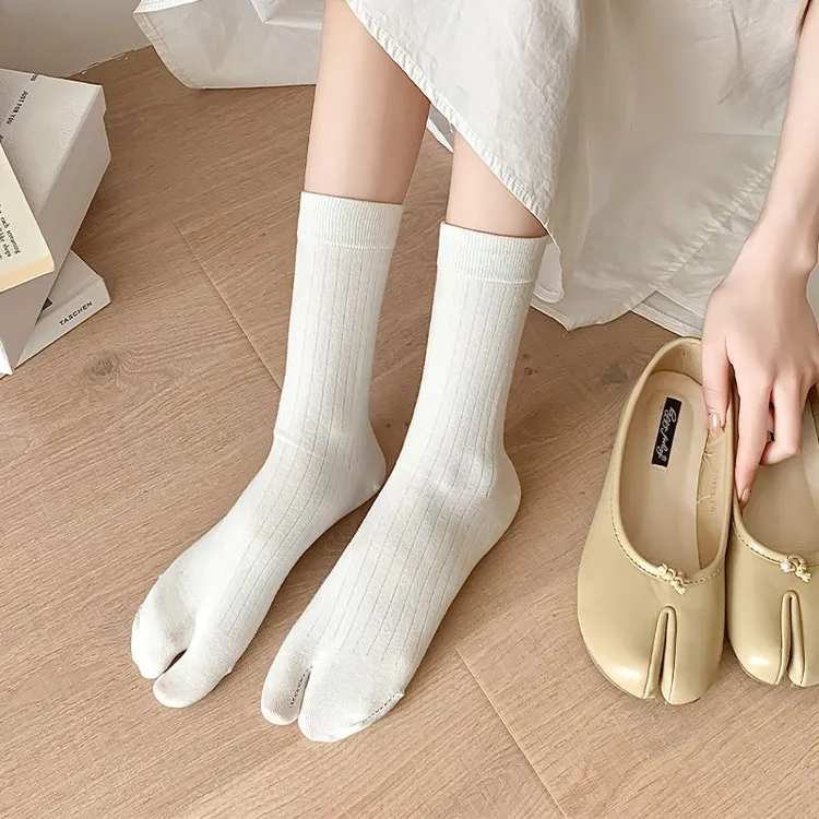 春秋款女士分趾袜纯色二指棉袜透气中长筒猪蹄袜日系木屐人字拖袜