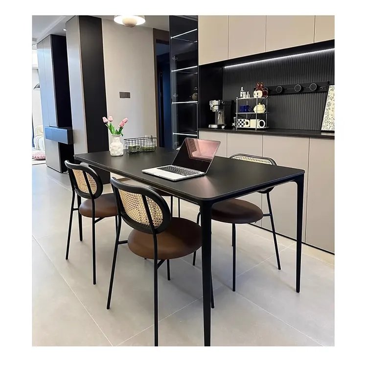 纯黑色岩板餐桌椅组合家用轻奢极简现代简约长方形小户型吃饭桌子