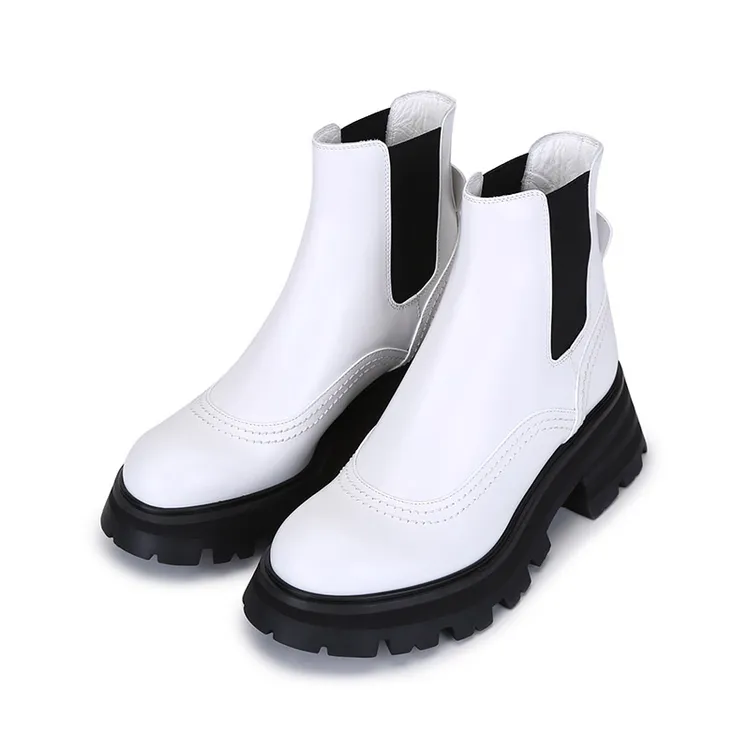 未使用 Alexander McQueen/亚历山大·麦昆 女士短靴666368 WHZ84