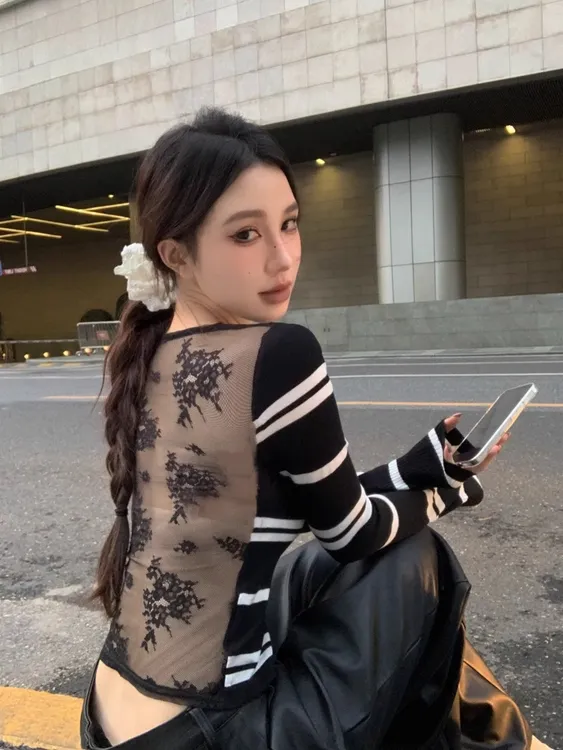 蕾丝露背条纹V领针织开衫女装秋冬季新款网红风爆款修身短款上衣