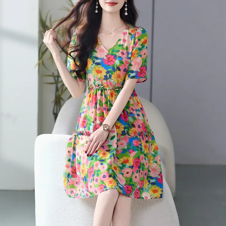 69479 高端V领碎花真丝桑蚕丝连衣裙女夏季新款贵夫人气质显瘦
