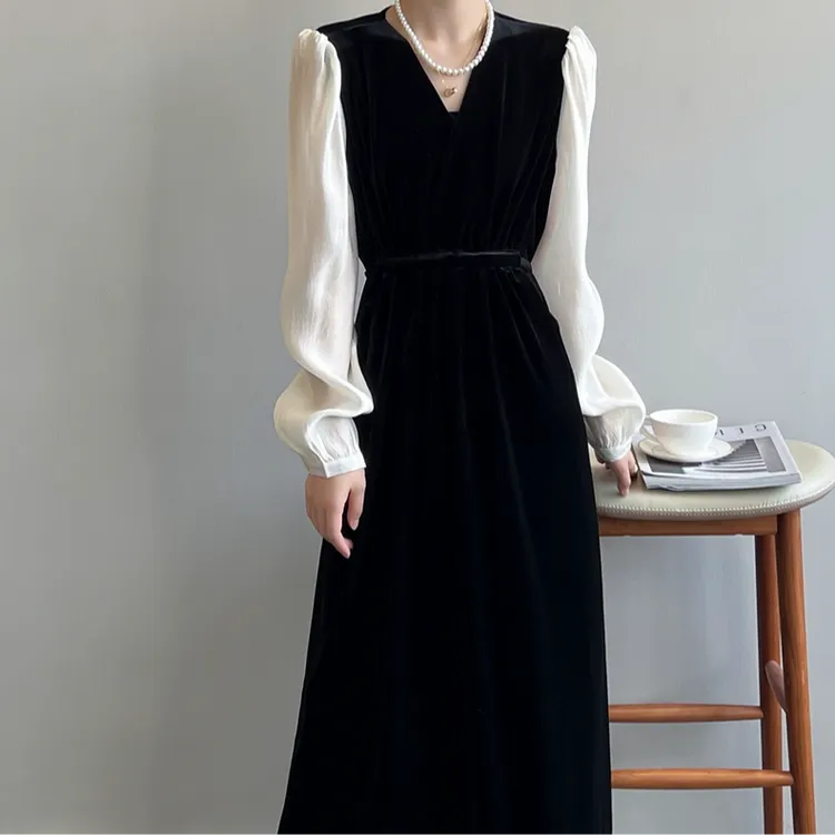 黑色赫本风连衣裙女春秋丝绒法式高级感复古泡泡袖系带收腰长裙子