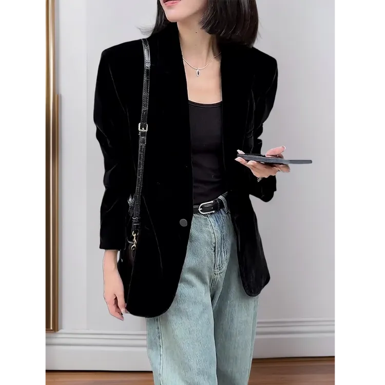 黑色丝绒西装外套女春秋2025新款小个子高级感气质休闲设计感西服
