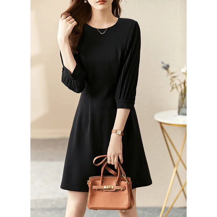 法式赫本风气质名媛连衣裙女2025春秋大码显瘦风琴褶皱七分袖裙子