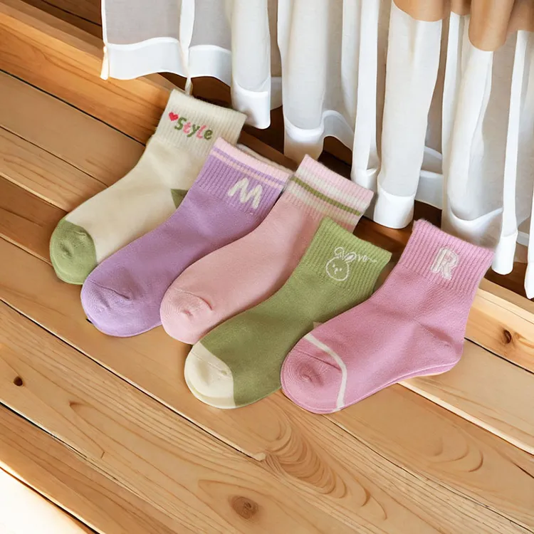儿童袜子女童秋季棉袜短筒字母公主可爱学生宝宝透气吸汗中筒袜