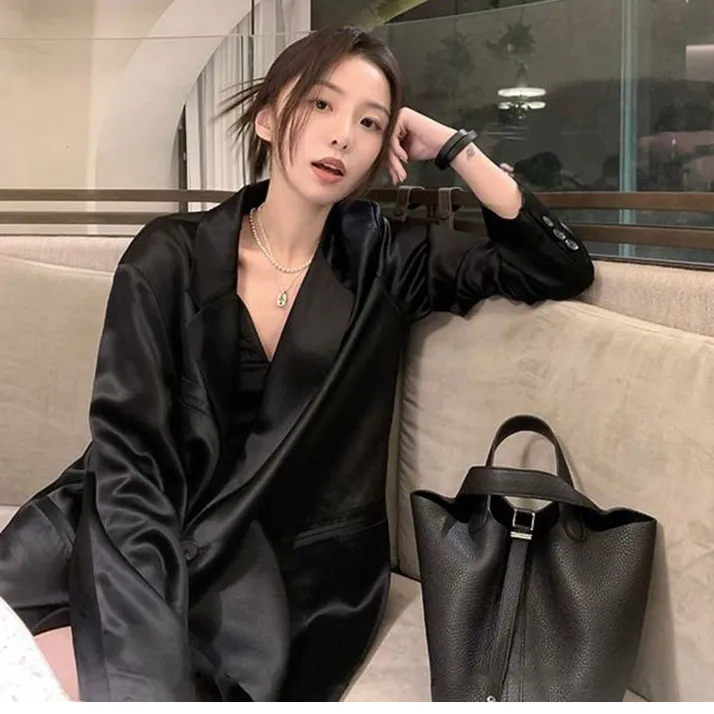 丝滑醋酸黑色宽松西装外套女春夏轻薄2025年高级感长袖小个子西服