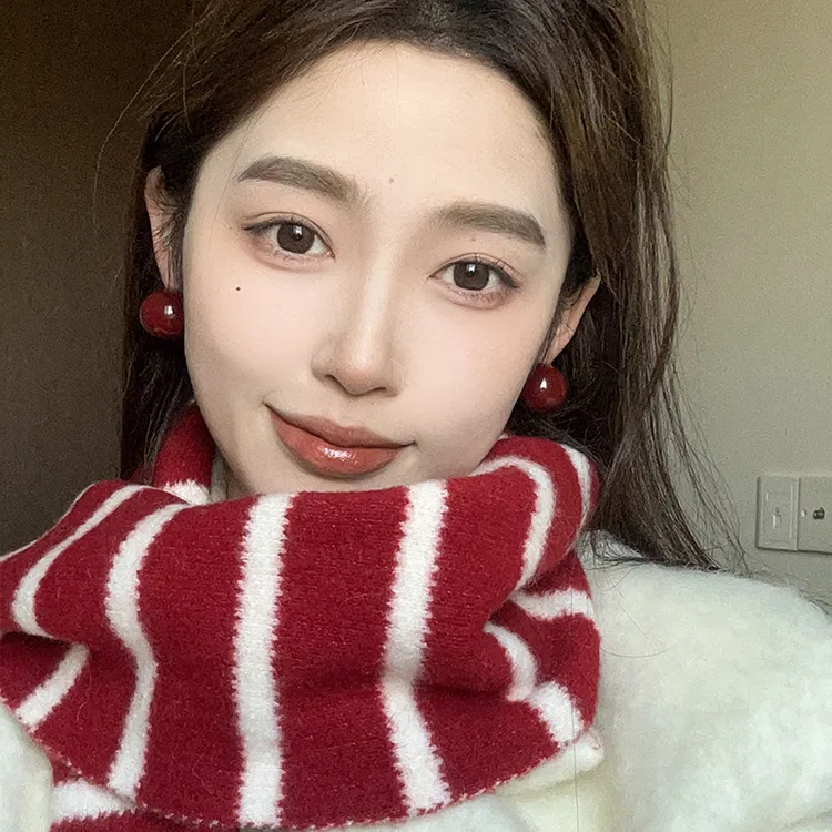 oushipei/欧诗佩 铜合金亚克力耳饰 安可拉红色复古高级耳钉气质