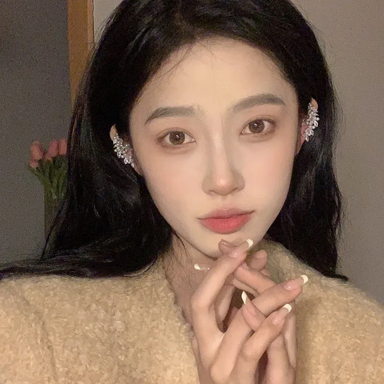 oushipei/欧诗佩 铜合金合成锆石耳饰 闪闪蝴蝶锆石耳骨夹女