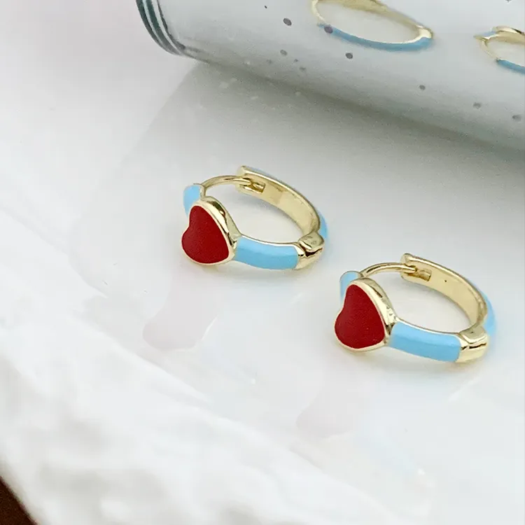 oushipei/欧诗佩 铜合金耳饰 小众设计时髦撞色红蓝爱心耳扣女