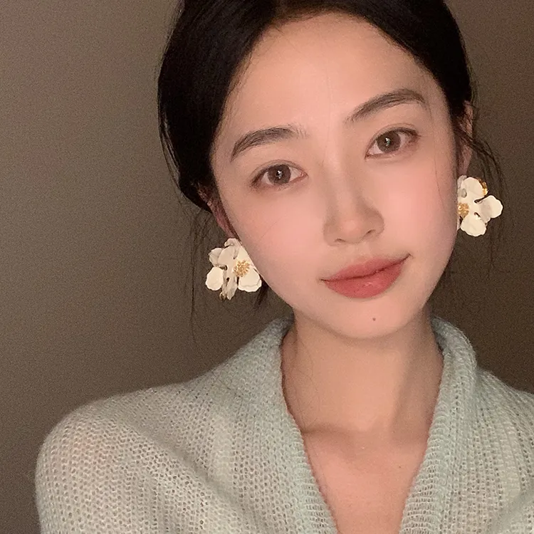 oushipei/欧诗佩 铜合金耳饰 法式复古立体花朵耳环