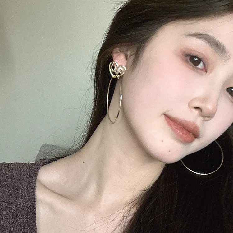 oushipei/欧诗佩 铜合金耳饰 简约设计感金色爱心圆圈耳环夸张