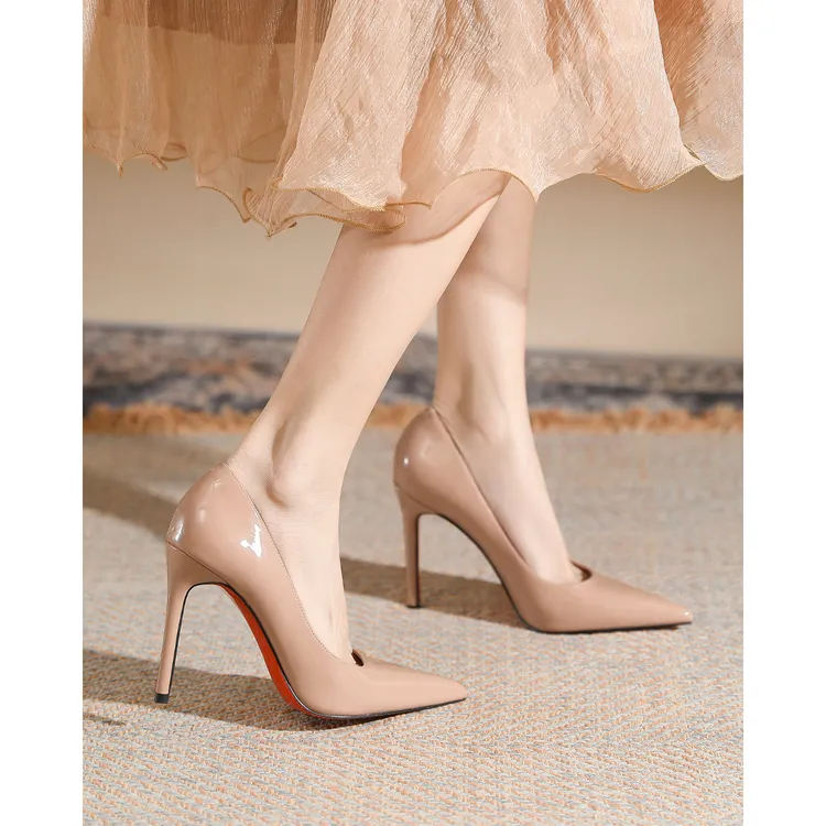 裸色红色高跟鞋女细跟2023新款尖头性感漆皮单鞋浅口职业工作鞋