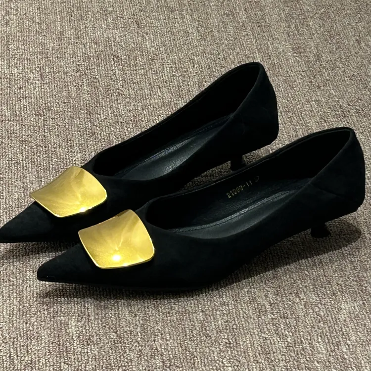 2025春新款绒面尖头金属扣饰高跟鞋时尚百搭网红小众细跟单鞋女