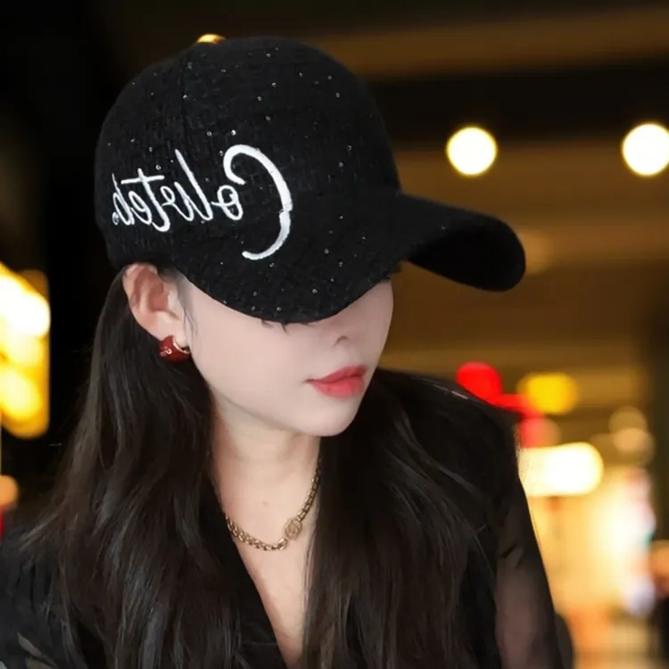 2024秋冬新款小香风加大款帽檐加宽鸭舌帽时尚百搭休闲透气女士