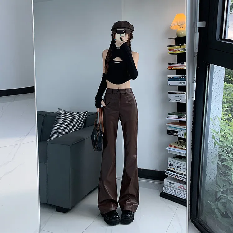 悠姿蝶咖色微喇叭皮裤女2024秋冬新款夏季休闲辣妹高腰显瘦马蹄裤