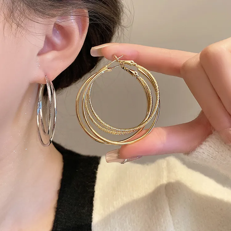 合金耳饰 金色金属耳圈2024新款爆款独特耳环小众设计感气质耳饰