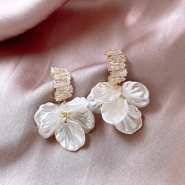 非金属亚克力耳饰 白色花朵耳环女新款爆款耳坠小众法式耳钉耳饰