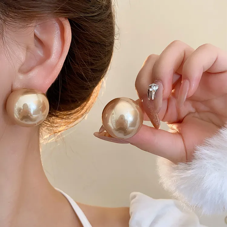 合金仿珍珠耳饰 夸张大珠珠耳钉秋冬高级感复古耳环小众独特耳饰