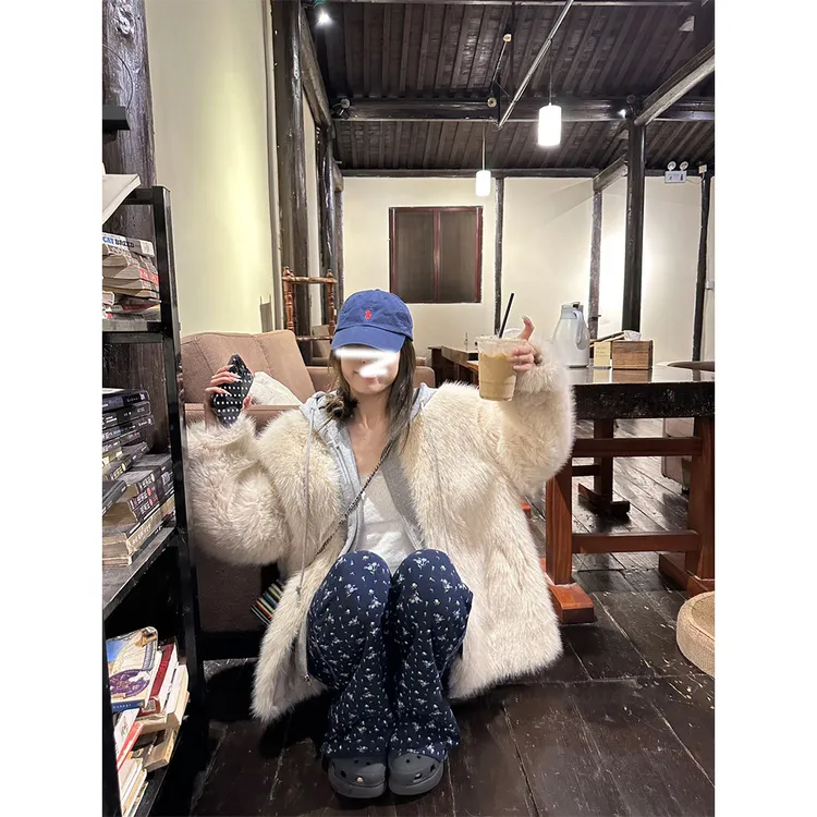 小香风百搭皮毛一体拼接连帽假两件设计保暖长袖毛毛外套女秋冬