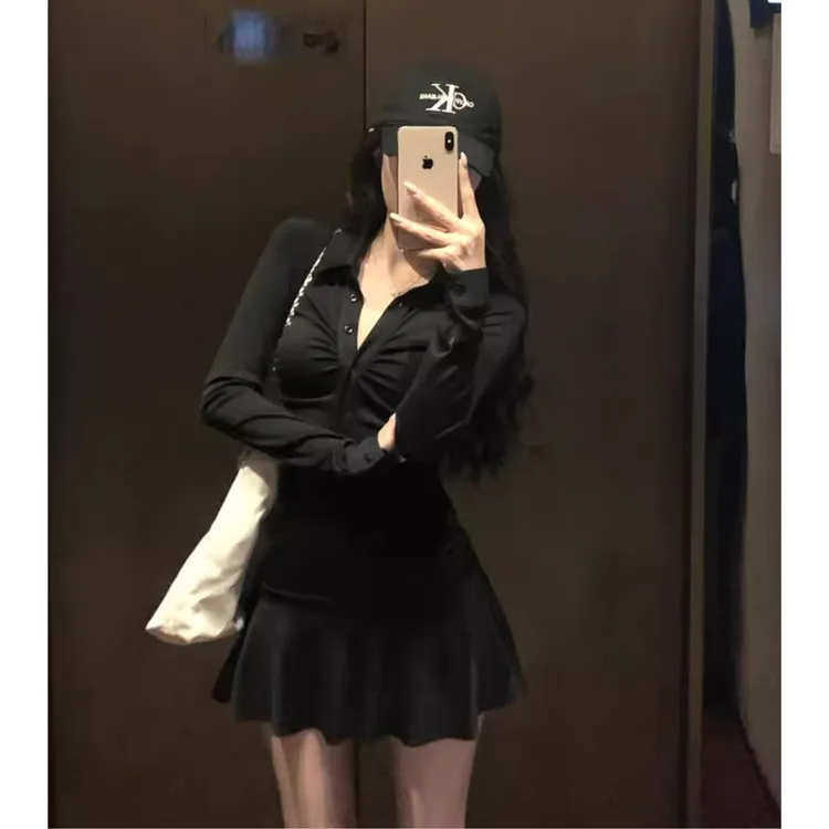 春秋新款收腰褶皱短款修身包臀连衣裙女运动风polo领收腰减龄伞裙