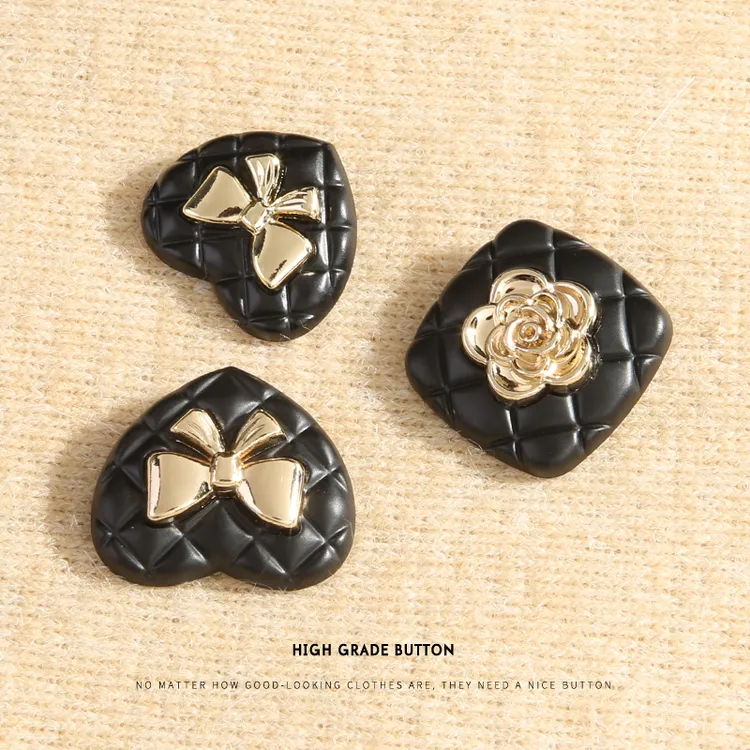 黑色爱心方形金属扣子百搭衣服大衣外套装饰纽扣配件女小香风钮扣