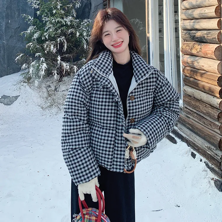 千鸟格短款保暖羽绒服女冬2024新款白鸭绒小个子学院风爆款面包服