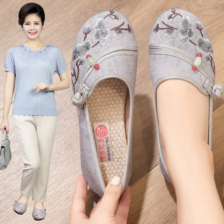 老北京布鞋新款夏季软底老人平底妈妈鞋女鞋防滑奶奶中老年人单鞋