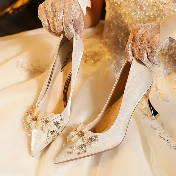缎面小众法式结婚鞋女新娘鞋新款高级感秀禾婚纱两穿不累脚高跟鞋