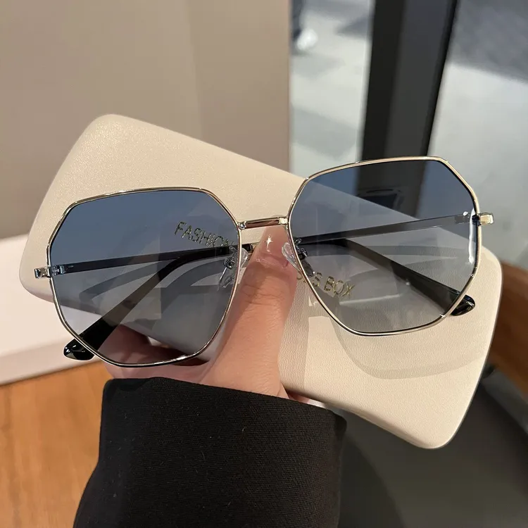 透明蓝色偏光太阳镜男士多边形金属开车墨镜韩版新款潮眼镜女