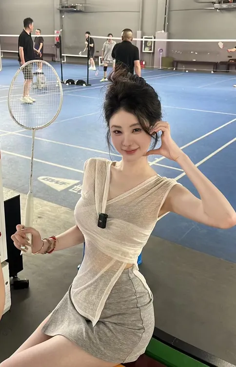 【雅乔定制】羽球少女 设计感交叠无袖白色针织上衣DYZY-24047169