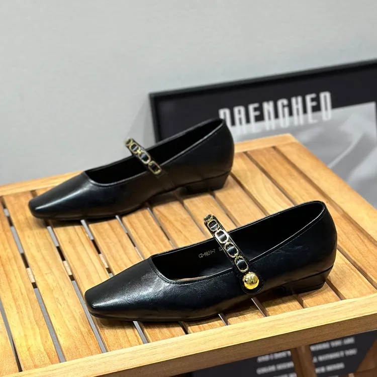 复古低跟软底玛丽珍鞋女2025新款春季配裙子小方头温柔风晚晚单鞋