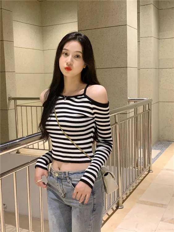 小众设计感吊带挂脖露肩针织T恤2024秋季新款时尚显瘦百搭高腰