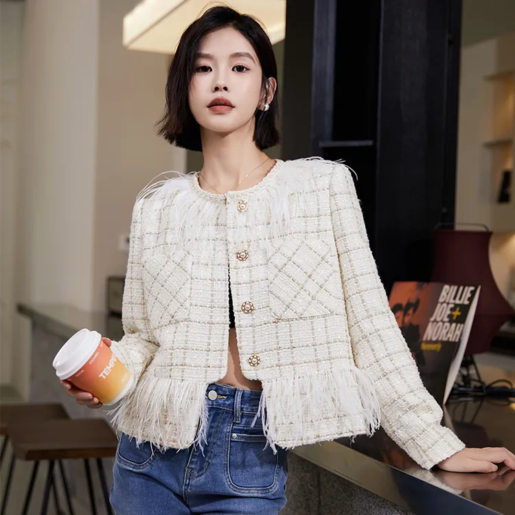 杨紫同款复古黑色珍珠扣小香风高级感白色外套今年流行漂亮上衣