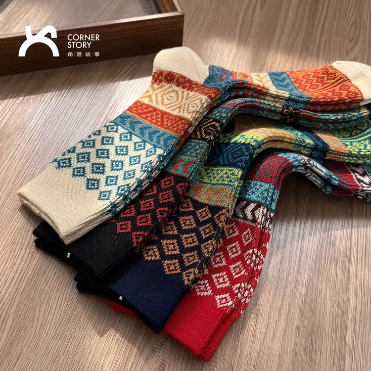 袜子女款秋冬复古咔叽风提花中筒棉袜双针双路无线头个性堆堆袜