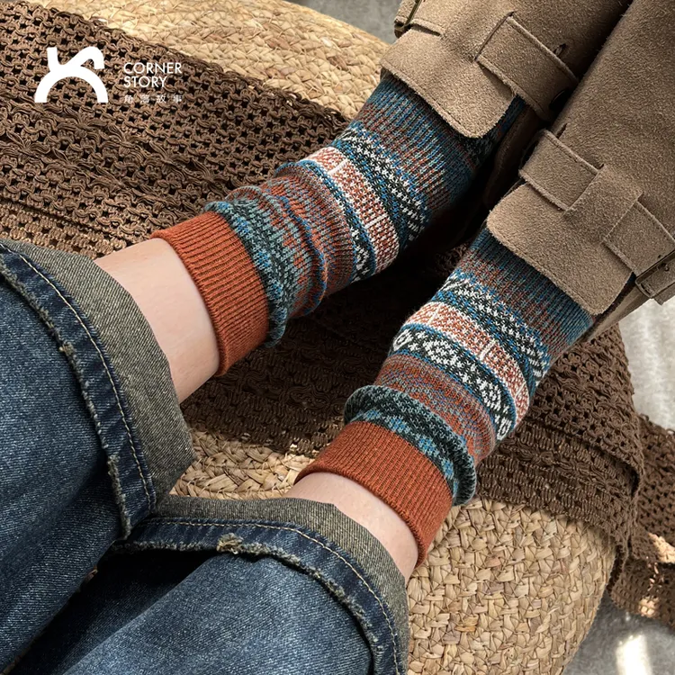 小众女袜秋冬精梳棉长袜咔叽风复古提花文艺穿搭女士中筒袜