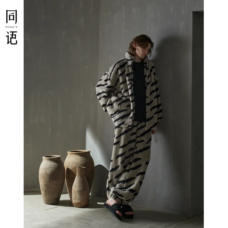 同语睡衣男士珊瑚绒秋冬季加厚款套装女休闲可外穿加绒家居服冬天