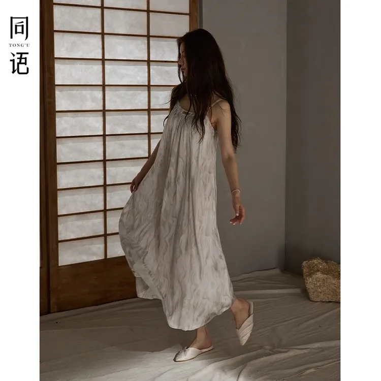 同语新款睡裙女夏季冰丝带胸垫凉感家居服可外穿吊带睡衣夏天女士